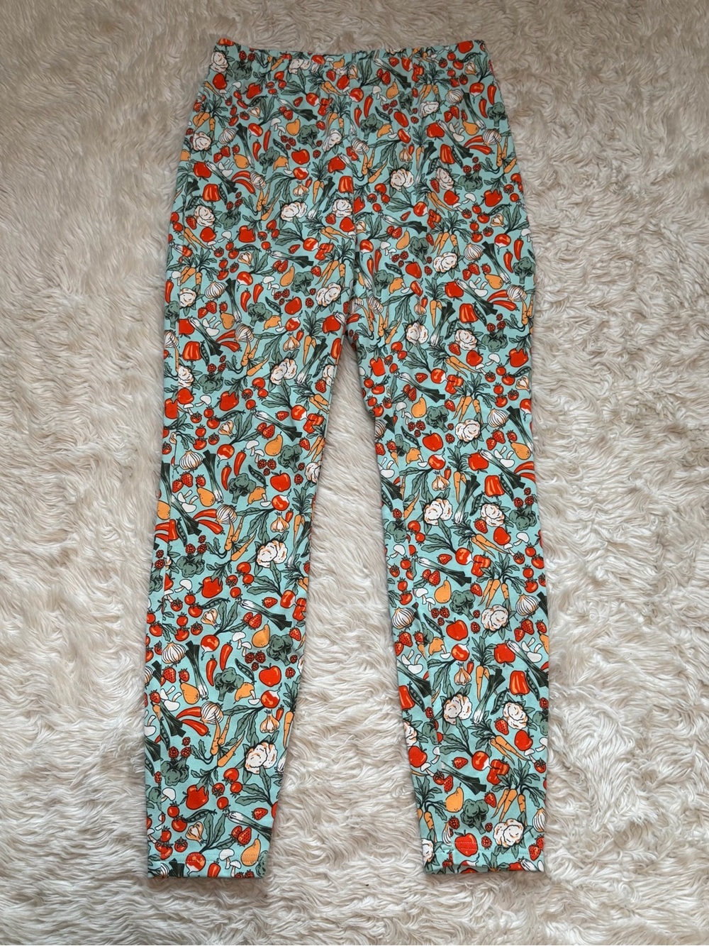 Duluth Trading Co Women's Mint Leggings with Orange and Green Vegetable Print - Picture 2 of 5